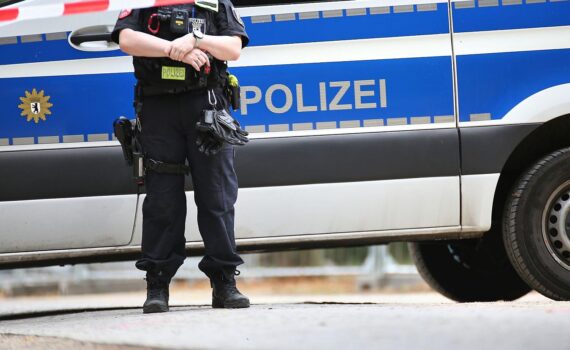 Polizei-Archivfoto: Sicherheitsbehörden, Verbindung von Polizei und Nachrichtendiensten, Reformdrohnen und Datenschutz.