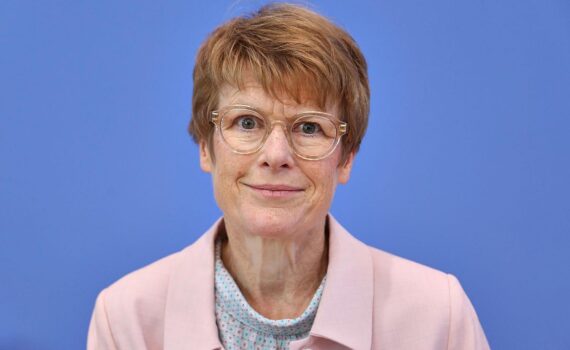 Veronika Grimm warnt vor Folgen von Enteignungen großer Immobilienkonzerne in Deutschland und Berlin.