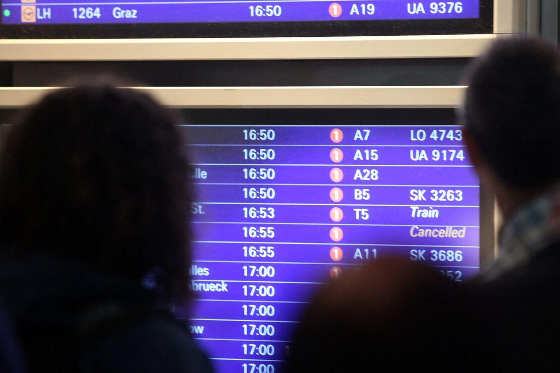 Grüne kritisieren Ticketsteuer-Senkung als "Blindflug"
