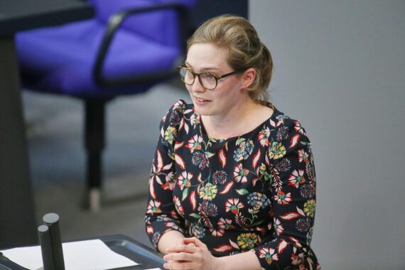 Grüne Politikerin Karoline Otte (Archiv) zum Thema Finanztransaktionssteuer, Finanzmarkt und Steuergerechtigkeit.