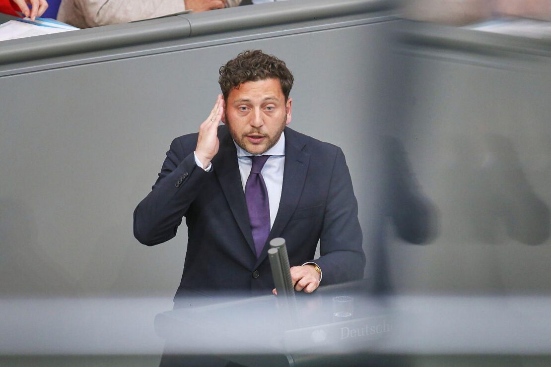 Grünen-Chef kritisiert Attestpflicht als "Quatsch"