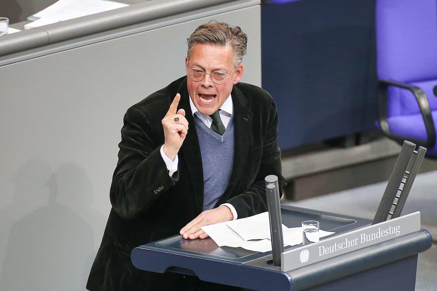 Grünen-Politiker fordert entschlossenes Vorgehen nach Drohnenvorfall