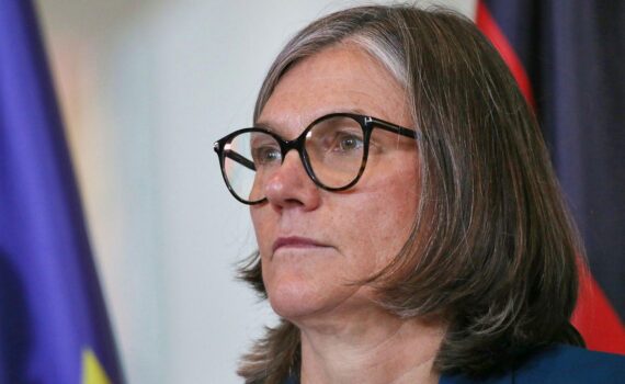 Chistiane Benner im Archivfoto, IG-Metall-Vorsitzende, spricht über Jobabbau und Werksschließungen bei VW/Porsche.