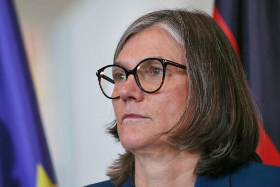 Chistiane Benner im Archivfoto, IG-Metall-Vorsitzende, spricht über Jobabbau und Werksschließungen bei VW/Porsche.