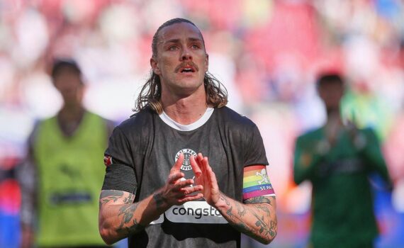Jackson Irvine (Archiv) im Fußballtrikot, Vertragswechsel: FC St. Pauli nach Cerezo Osaka nach Japan.