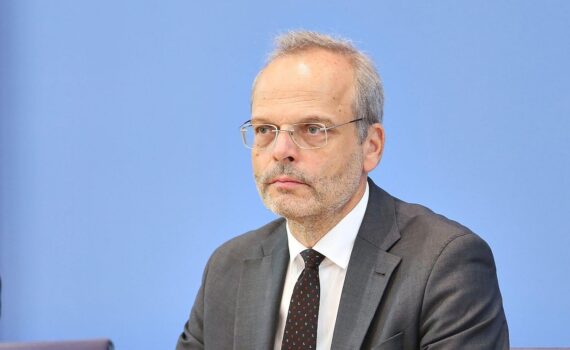 Felix Klein fordert als scheidender Antisemitismusbeauftragter mehr Kompetenzen und Mitspracherechte.