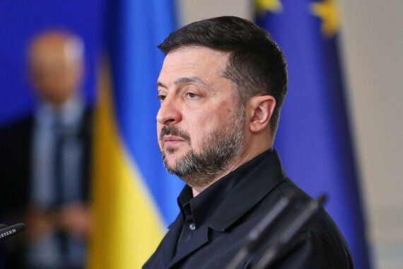Wolodymyr Selenskyj (Archiv) in Kiew; Darstellung politischer Turbulenzen, Entlassung der Vize-Chefin Iryna Mudra.
