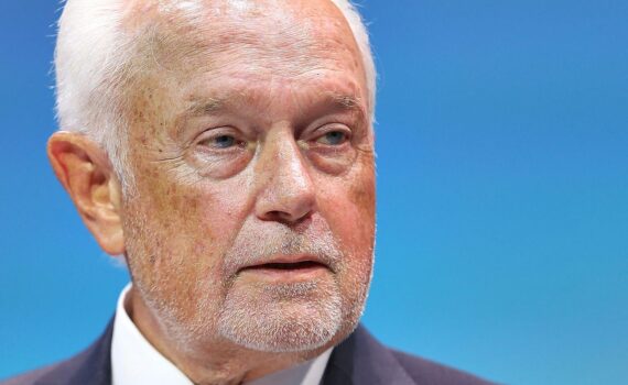 Wolfgang Kubicki (Archiv) hält in Berlin eine Kritik an SPD-Vorhaben zur Klimaanpassung im Grundgesetz.