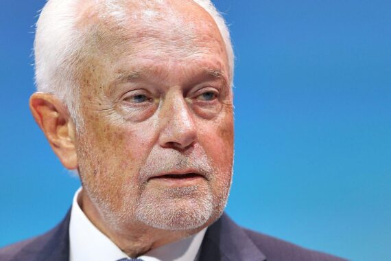 Wolfgang Kubicki (Archiv) hält in Berlin eine Kritik an SPD-Vorhaben zur Klimaanpassung im Grundgesetz.