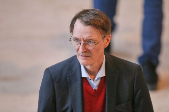 Karl Lauterbach (SPD) im Archivfoto; Thema: Termingarantie bei Ärzten, Attestpflicht und Krankschreibung.