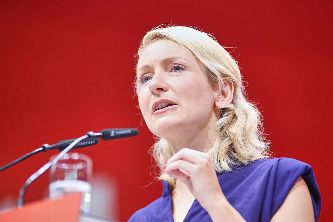 Linke beharrt in Berlin auf Vergesellschaftungen