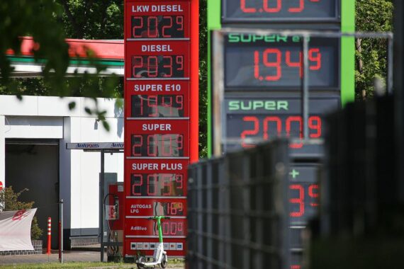 Tankstelle (Archiv), Spritpreise; Ines Schwerdtner fordert Entlastungspaket für Verbraucher.