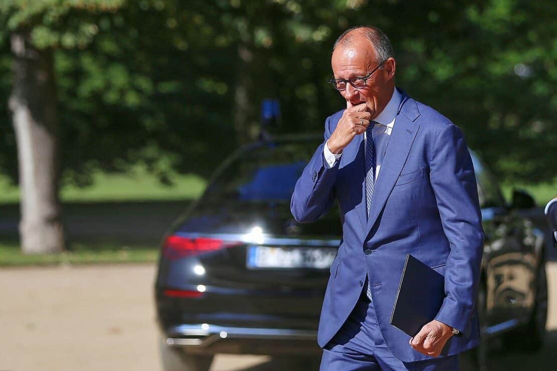 Merz bleibt im Umfragetief: 13 Prozent zufrieden