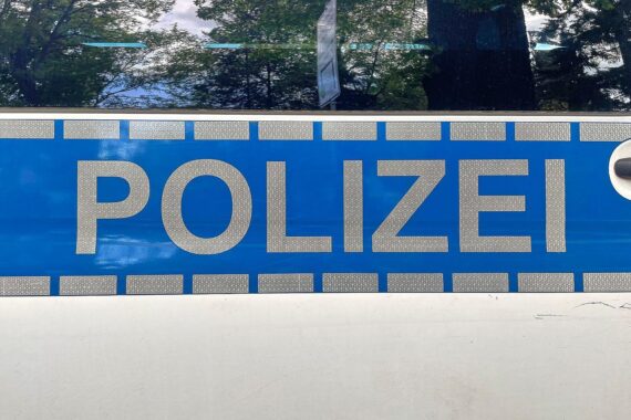 Motorradunfall und alkoholbedingter Autounfall bei Calberlah, Polizei-Archivfoto.