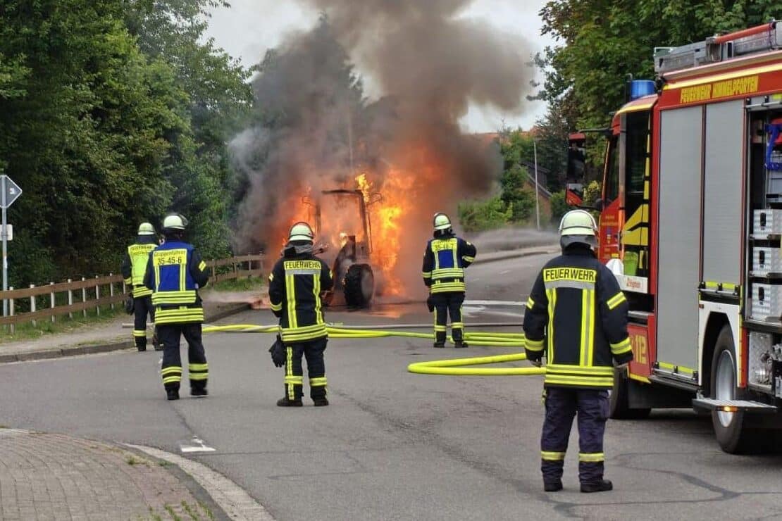Radlader in Himmelpforten ausgebrannt