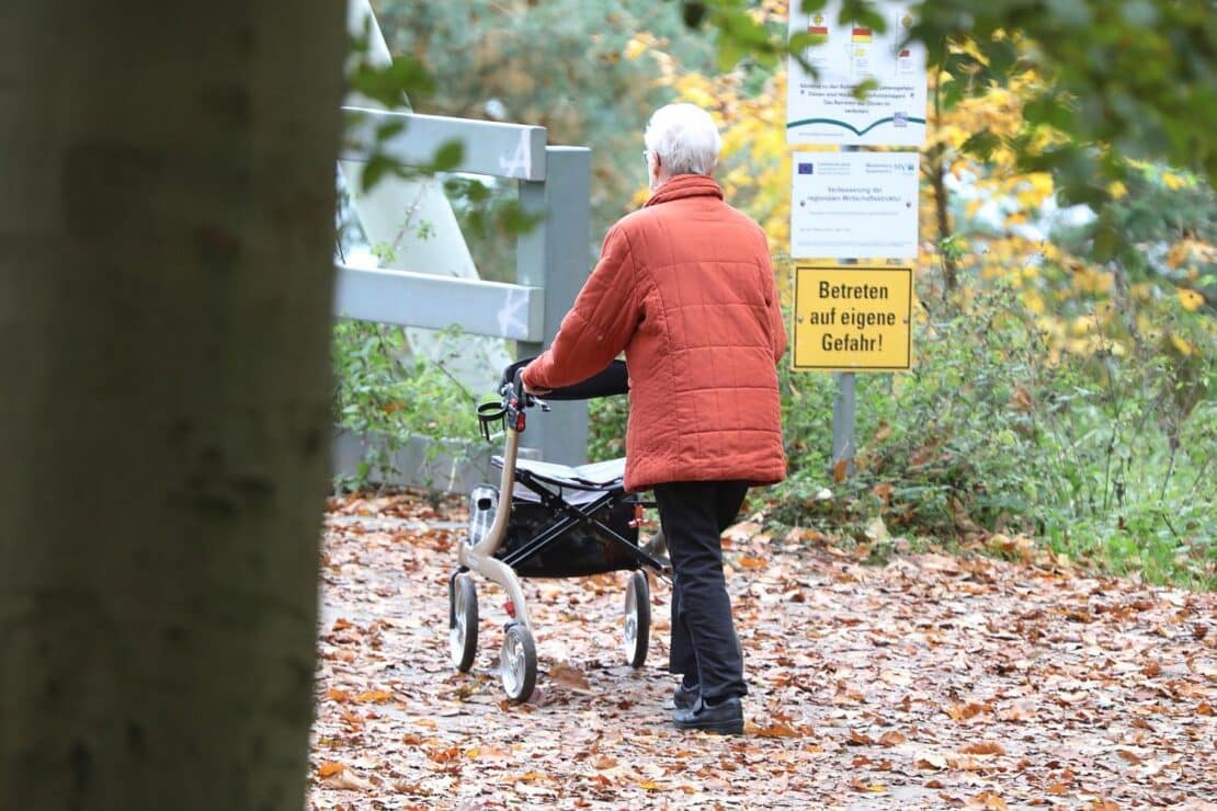 Reichinnek warnt vor Rentenkürzung durch höheres Eintrittsalter