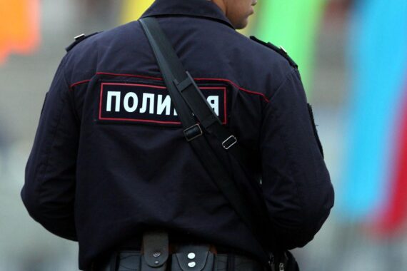 Explosion in Moskau: Polizist-Archivaufnahme vor russischer Stadt, italienisches Restaurant, Verletzte und Tote.