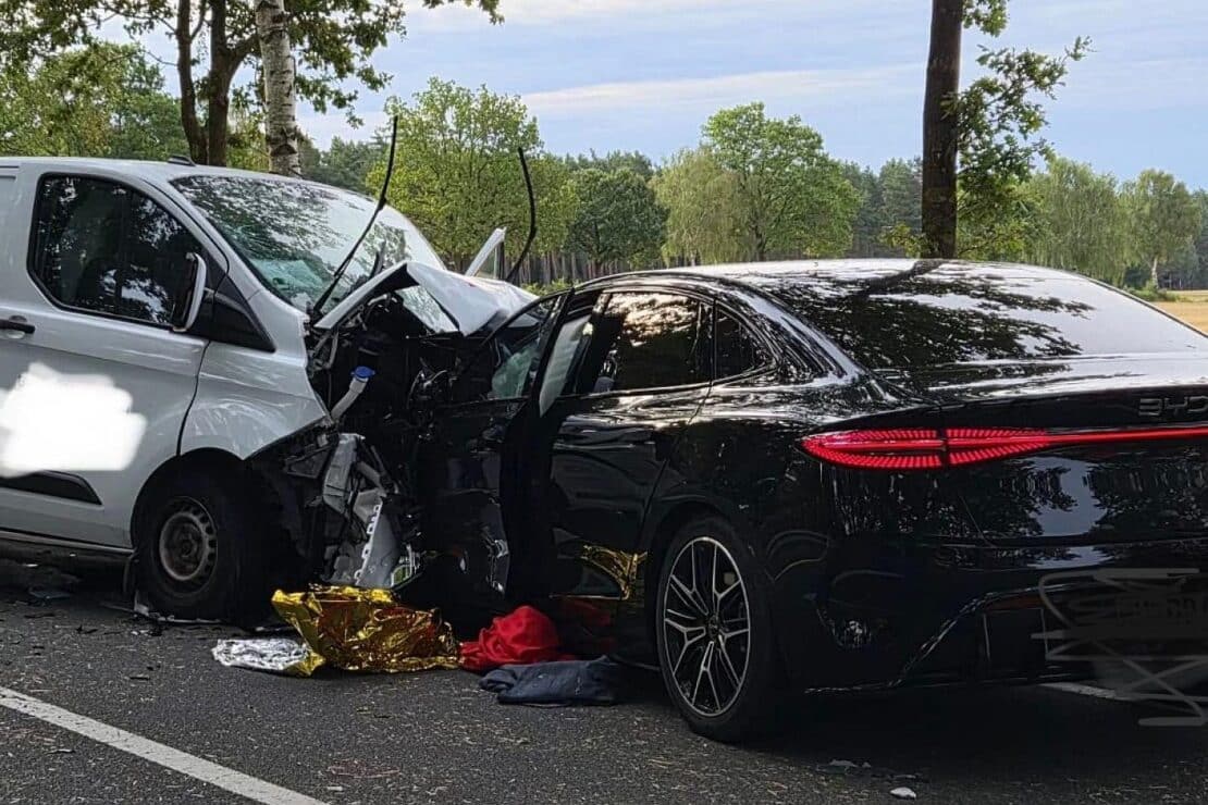 Schwerer Unfall auf B 216 bei Metzingen