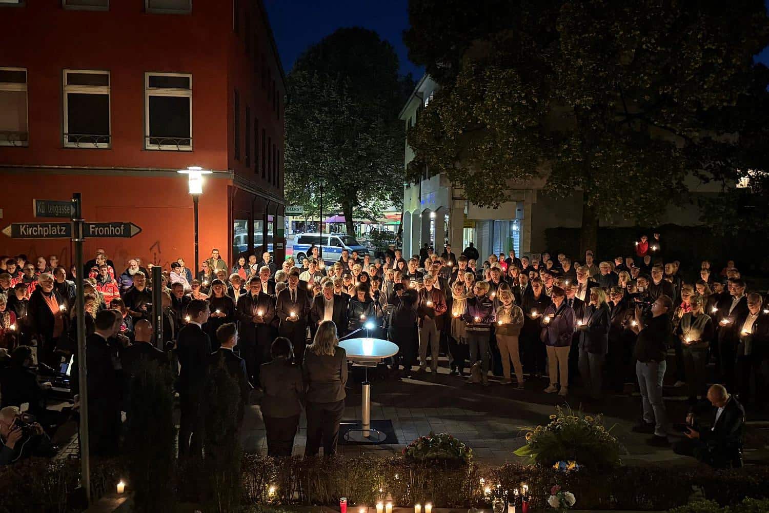 Solingen gedenkt der Opfer des Fronhof-Attentats