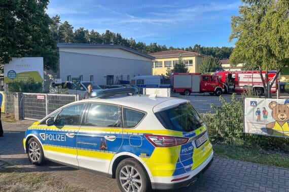 Schießerei an Schule in Brandenburg: Dietmar Woidke betroffen, Polizei ermittelt nach Festnahme eines 19-Jährigen.