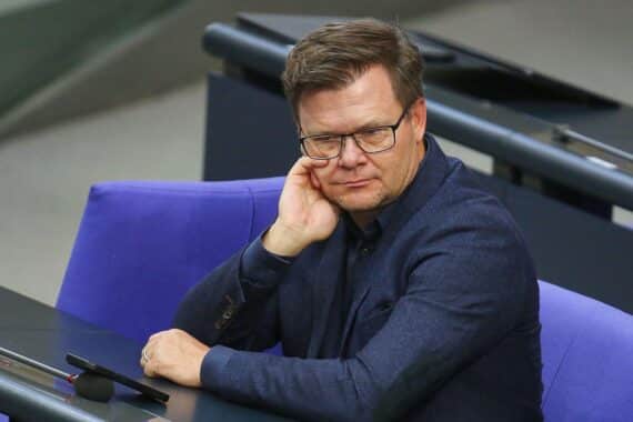 Carsten Schneider (SPD) warnt vor Angstdebatte über die AfD; Archivfoto in Berlin.