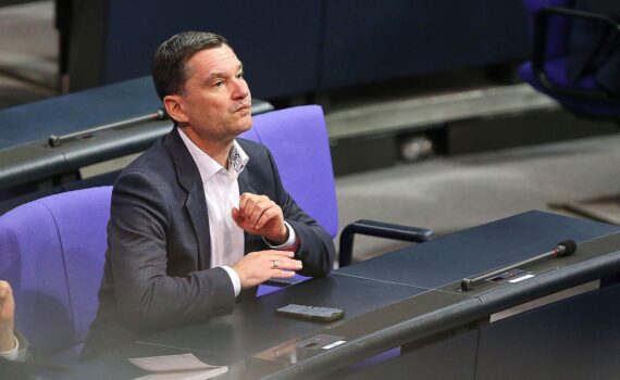 Klaus Mack (Archiv) spricht über geplante Klimaanpassung im Grundgesetz.