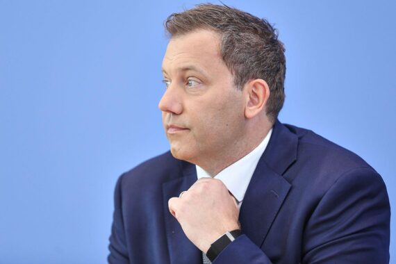 Lars Klingbeil (Archiv): Politiker kritisieren Klingbeils Steuerreform und fordern Nachbesserungen.