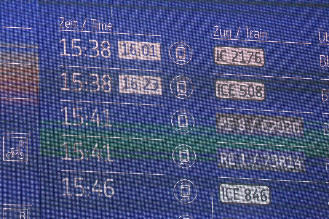 Verkehrsminister will Bahn-Boni an Pünktlichkeit koppeln