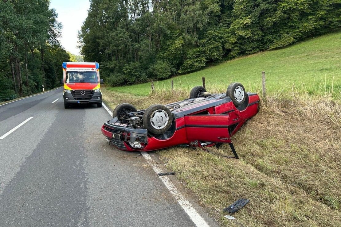Verletzter nach Unfall auf B 410 bei Hohenfels-Essingen