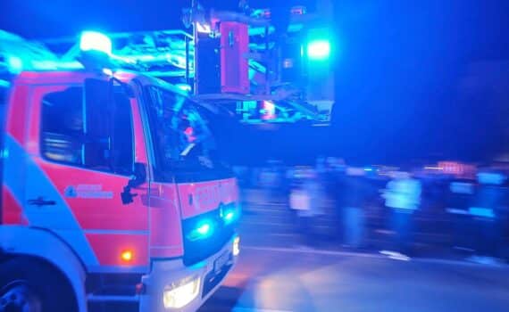 Feuerwehr im Archiv, Warnmeldungen und Evakuierung in Monschau wegen Brand- und Rauchausbreitung im Hohen Venn.