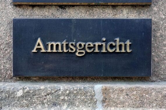Amtsgericht-Gebäude (Archiv), Hinweis auf Insolvenzen: Unternehmens- und Verbraucherinsolvenzen in Deutschland.