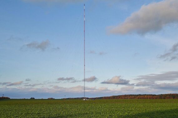 Trockener Mecklenburg-Vorpommern: trockener Himmel, Sonne zwischen Wolkenfeldern, Archivfoto „Mast“.
