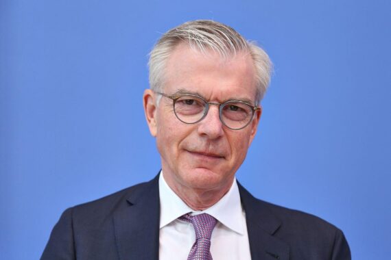Martin Werding, Politiker-Portrait (Archiv), im Kontext der Debatte um Rentenreform und Beamtenversorgung.