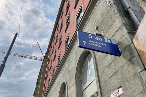 Münchner Hauptbahnhof: Polizisten nach sexueller Belästigung in der S-Bahn (Foto Archiv).
