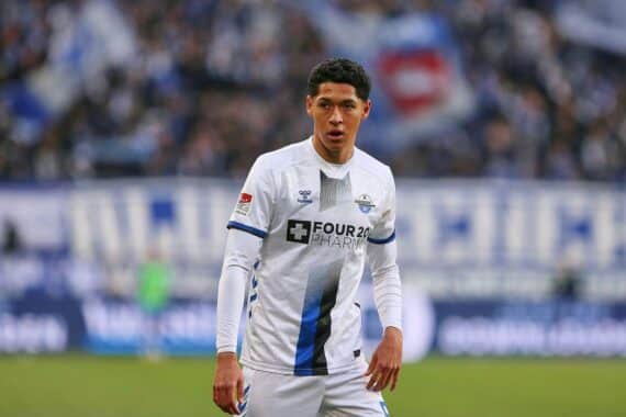 Fußballspiel: SC Paderborn schlägt Hoffenheim 3:1; Santiago Castaneda erzielt Treffer.