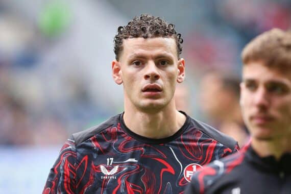 Fußballspieler Erencan Yardimci (Archiv) beim Spiel, FCK jubelt über den 1:0-Sieg.