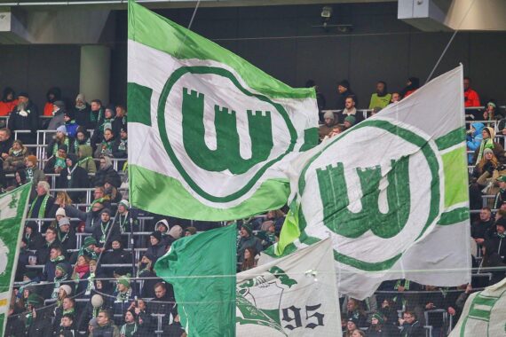 VfL Wolfsburg-Fans im Archiv, passend zum Bundesliga-Spiel gegen Energie Cottbus (4:4)