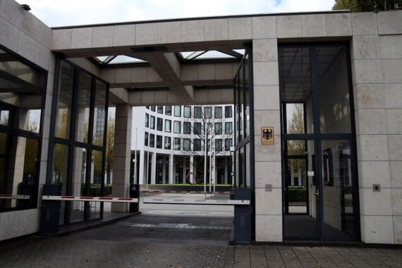 Bundesanwaltschaft erhebt Anklage: Archivfoto Generalbundesanwalt in Hamburg, LVW-Unterstützer, Brandanschlag.