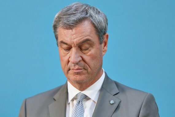 Markus Söder im Archivfoto: CSU-Ministerpräsident in Bayern, während Justizminister Eisenreich seinen Rücktritt ankündigt.