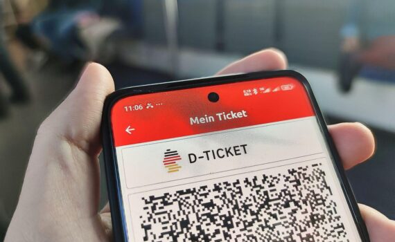 Deutschlandticket (Archiv): Berliner Fahrgast, Preisberatung; neues Ticket-Preisniveau für nächstes Jahr in Diskussion.