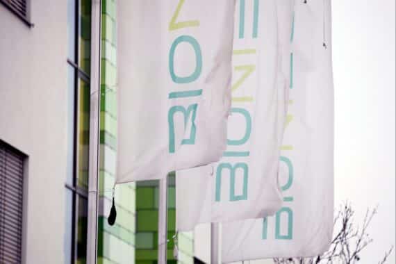Biontech-Standorte in Idar-Oberstein, Tübingen und Marburg vor der Schließung, Mitarbeiter betroffen (Archivfoto).