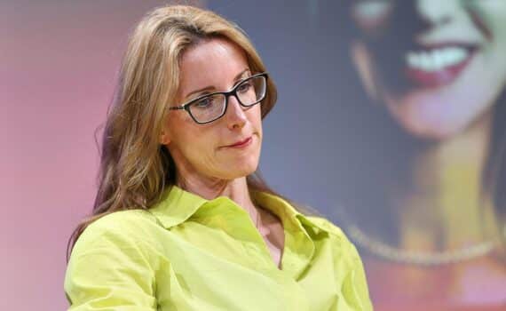 Alena Buyx blickt besorgt auf den Wettlauf zur Künstlichen Intelligenz, Foto im Archiv.