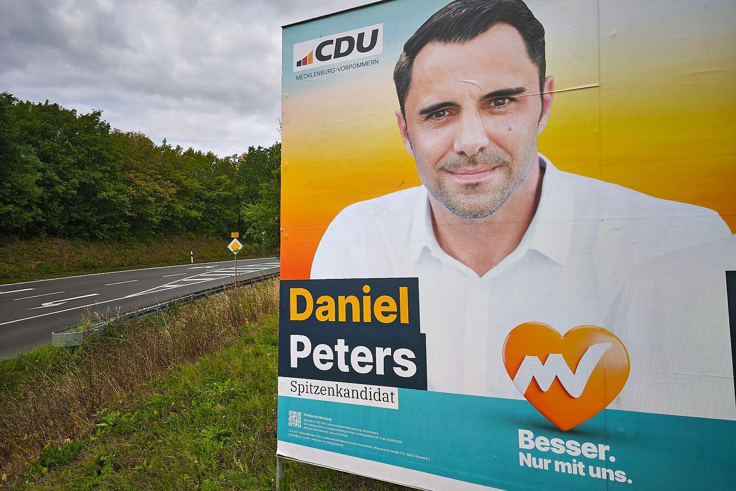 Wahlplakat für die Landtagswahl 2026 mit CDU-Spitzenkandidat Daniel Peters in Mecklenburg-Vorpommern.