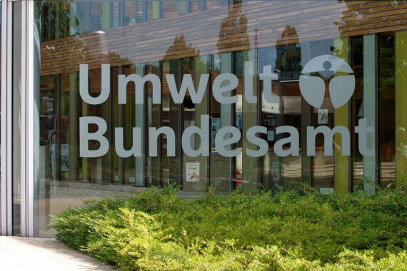 Umweltbundesamt in Berlin: symbolisches Gebäude/Archivfoto, Hintergrund 40 neue Stellen, CBAM und Klimaschutz.