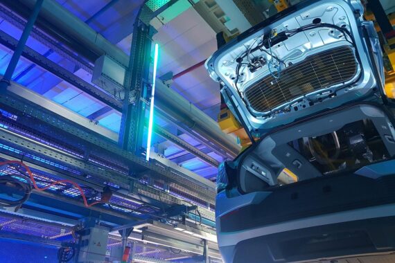 Autowerke-Industrie: sinkende Produktion, Archivfoto einer Autoproduktion in Deutschland.