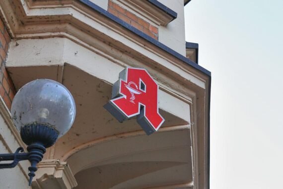 Apotheke im Archiv: Störung beim Abruf von e-Rezepten und eAU wegen IT-Panne (D-Trust).