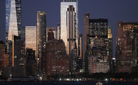 Harvey Weinstein vor Gericht in New York; Haftstrafe wegen sexueller Übergriffe.