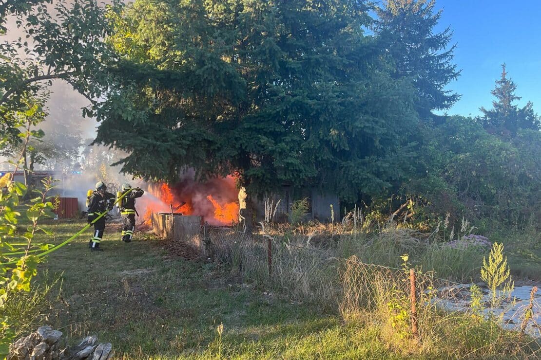 Gartenlaube in Haldensleben in Brand geraten