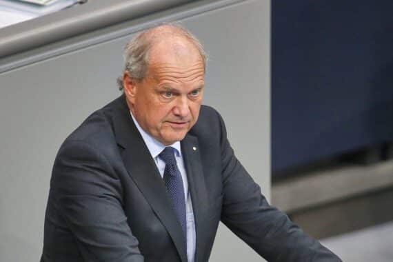 Bundestagsabgeordneter Fritz Güntzler (CDU) – Archivfoto, Fokus auf Steuerreform und parlamentarische Nachbesserungen.