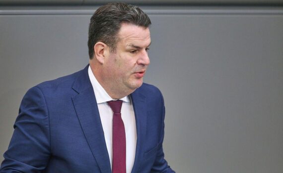Hubertus Heil (SPD) im Archivfoto, politisches Interview über neue Ausrichtung der SPD.